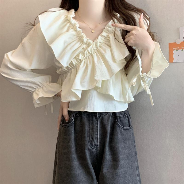 フリルVネックシャツ