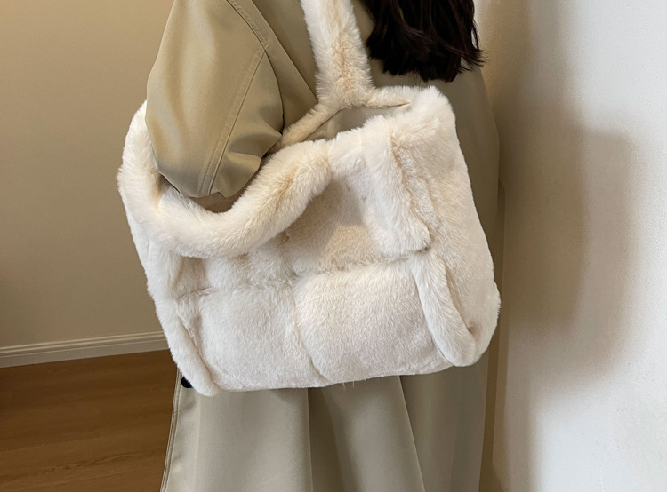 もこもこショルダーバッグ