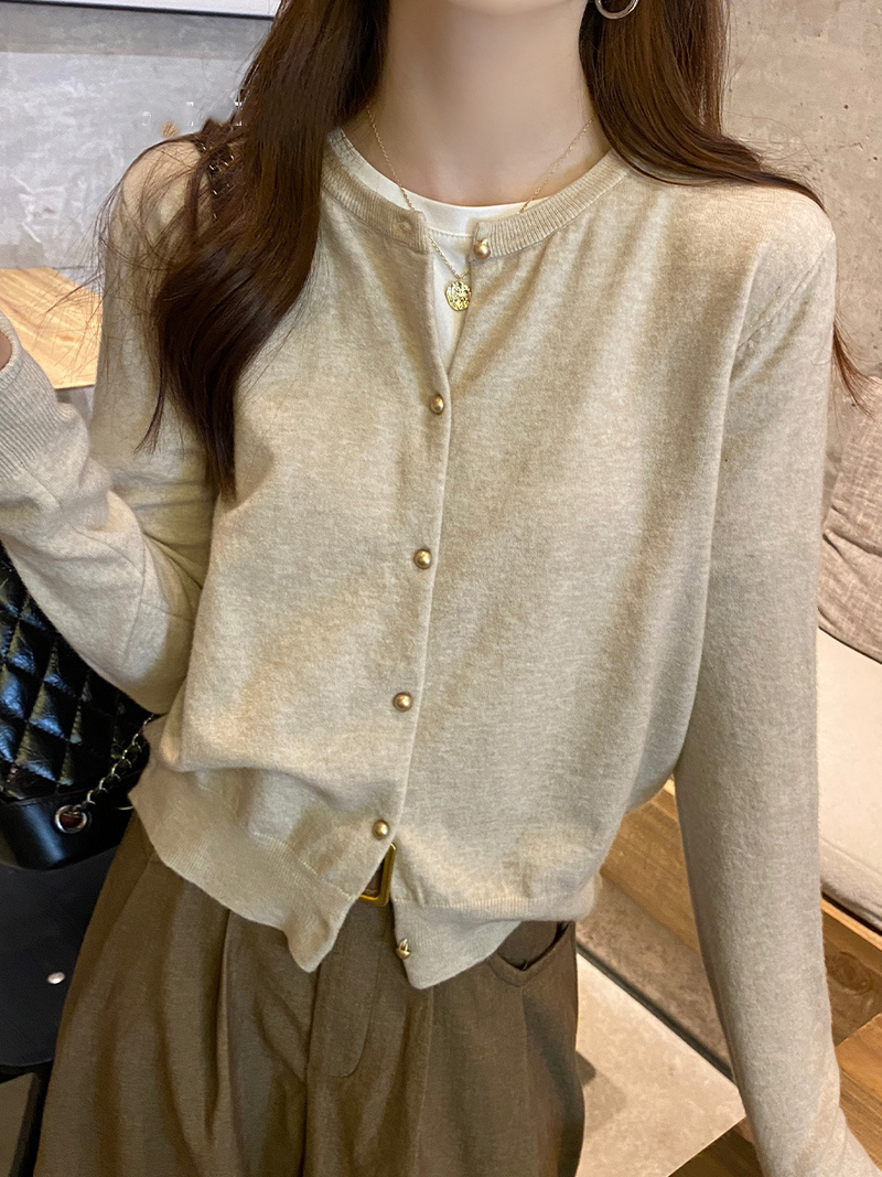 ゴールド丸ボタンカーディガン