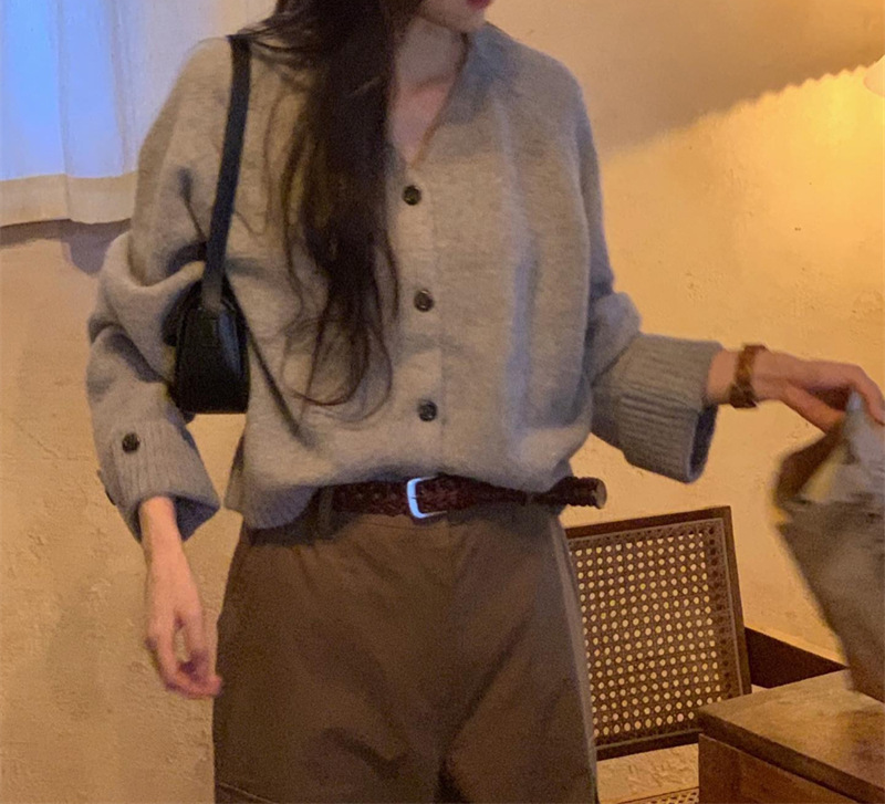 スリーブボタンカーディガン