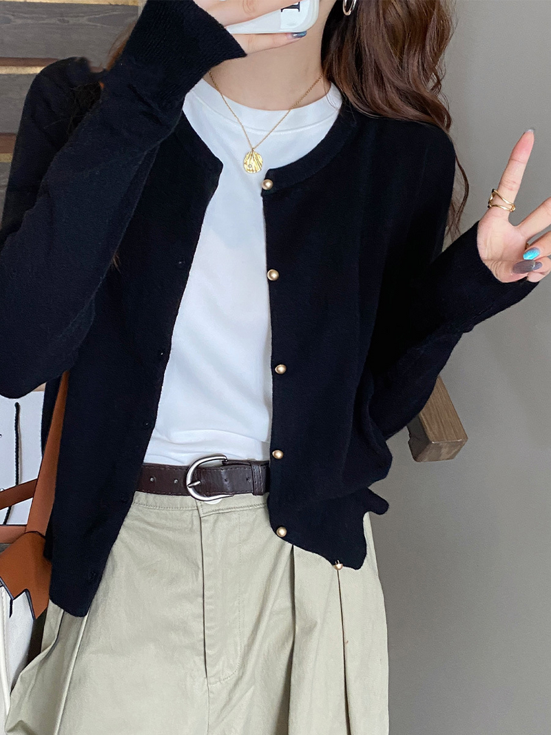 ゴールド丸ボタンカーディガン