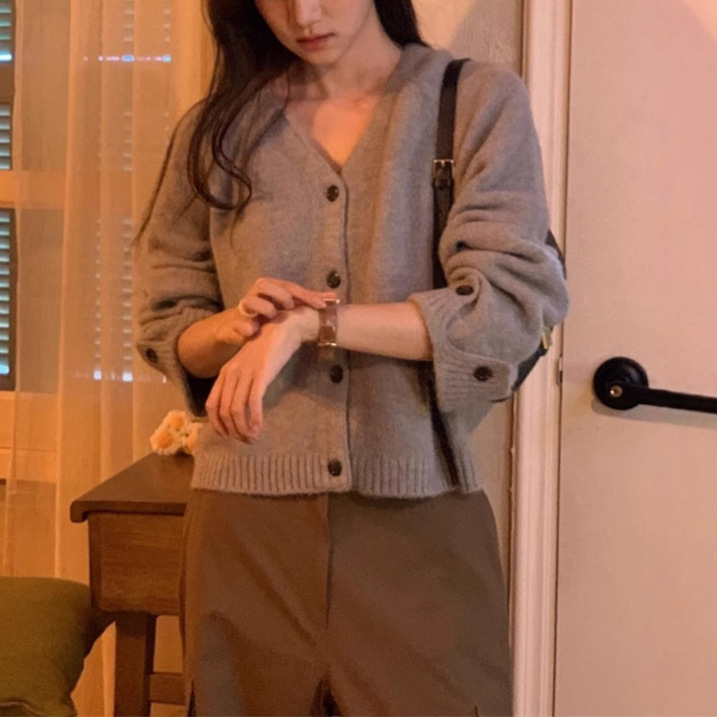スリーブボタンカーディガン