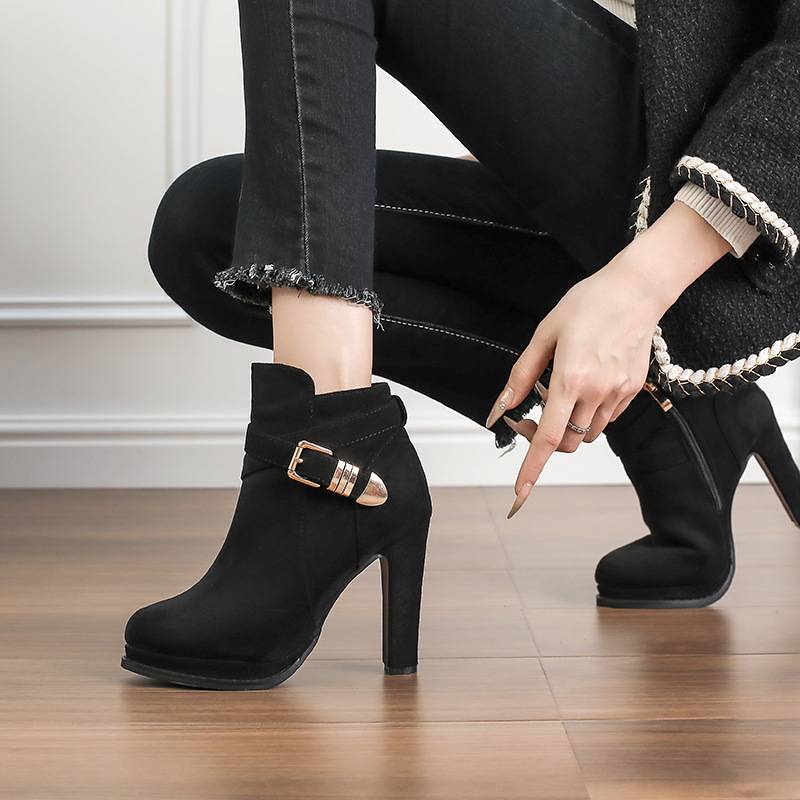 ベルトバックルショートブーツ