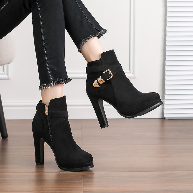 ベルトバックルショートブーツ