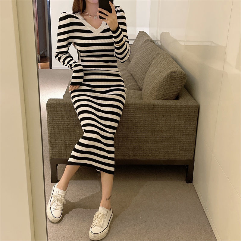 Vネックストライプワンピース