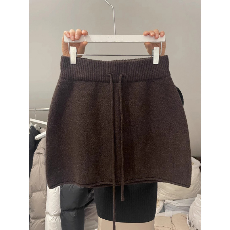 ニットミニスカート