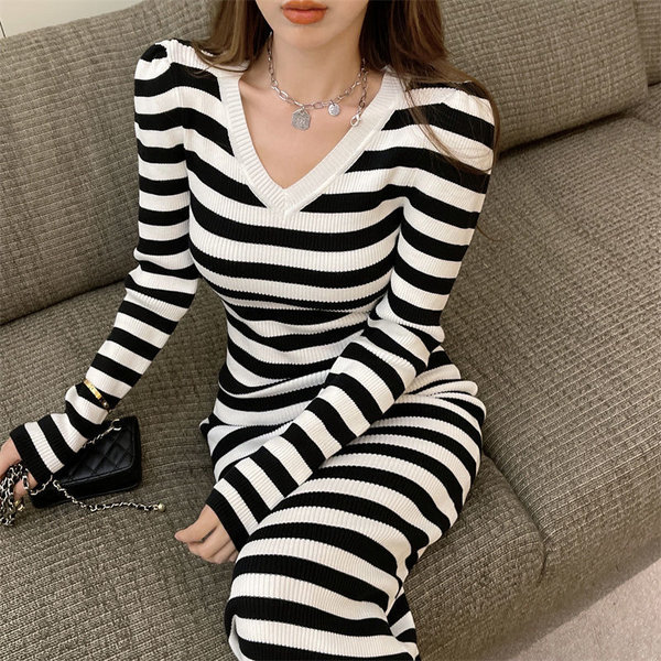 Vネックストライプワンピース