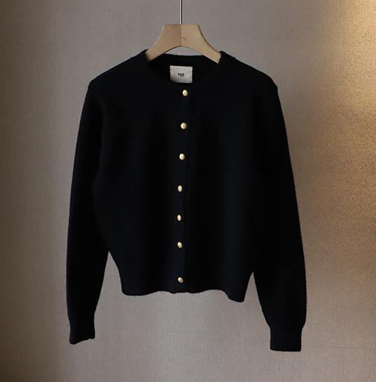 金ボタンシンプルカーディガン