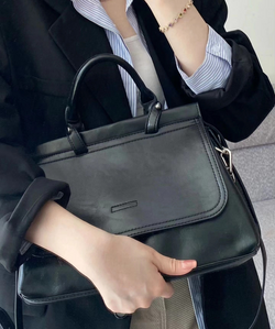 お洒落レザーバッグ