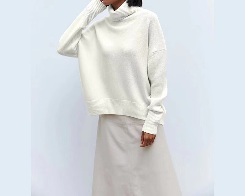 ゆったりタートルネックセーター